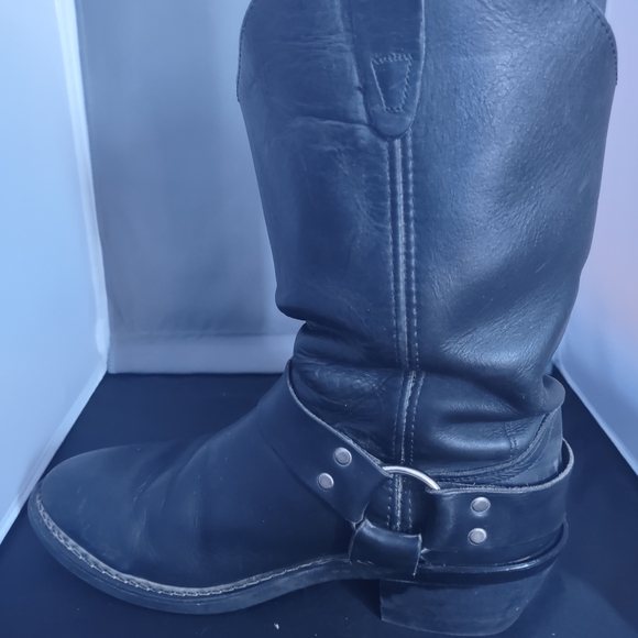 Black Leather Boots - Picture 5 of 9